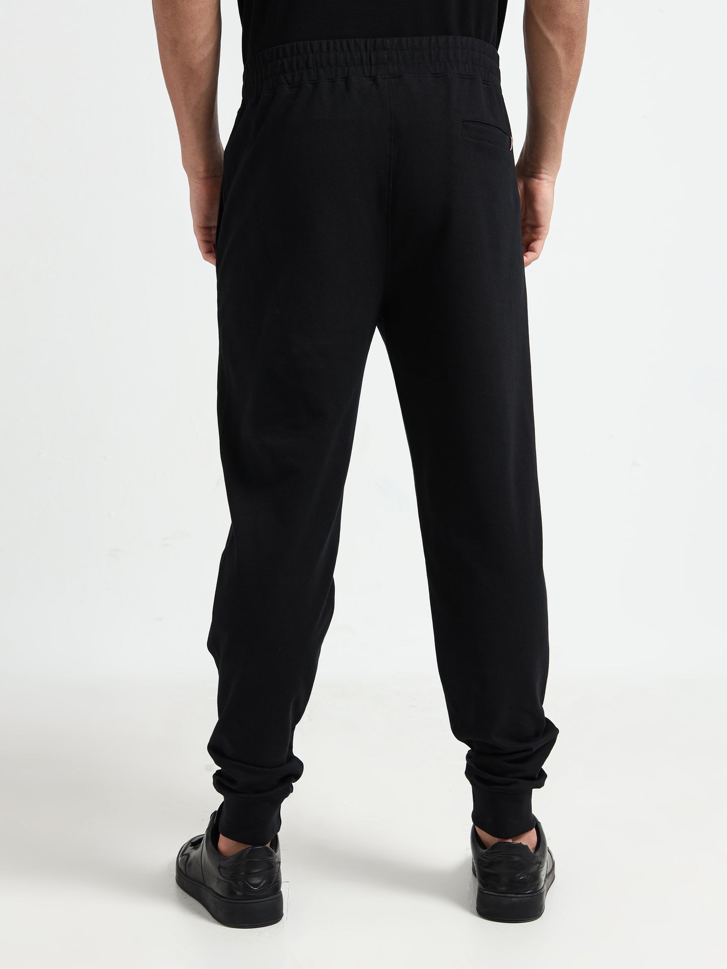 Rougen Lycra Men Black Joggers