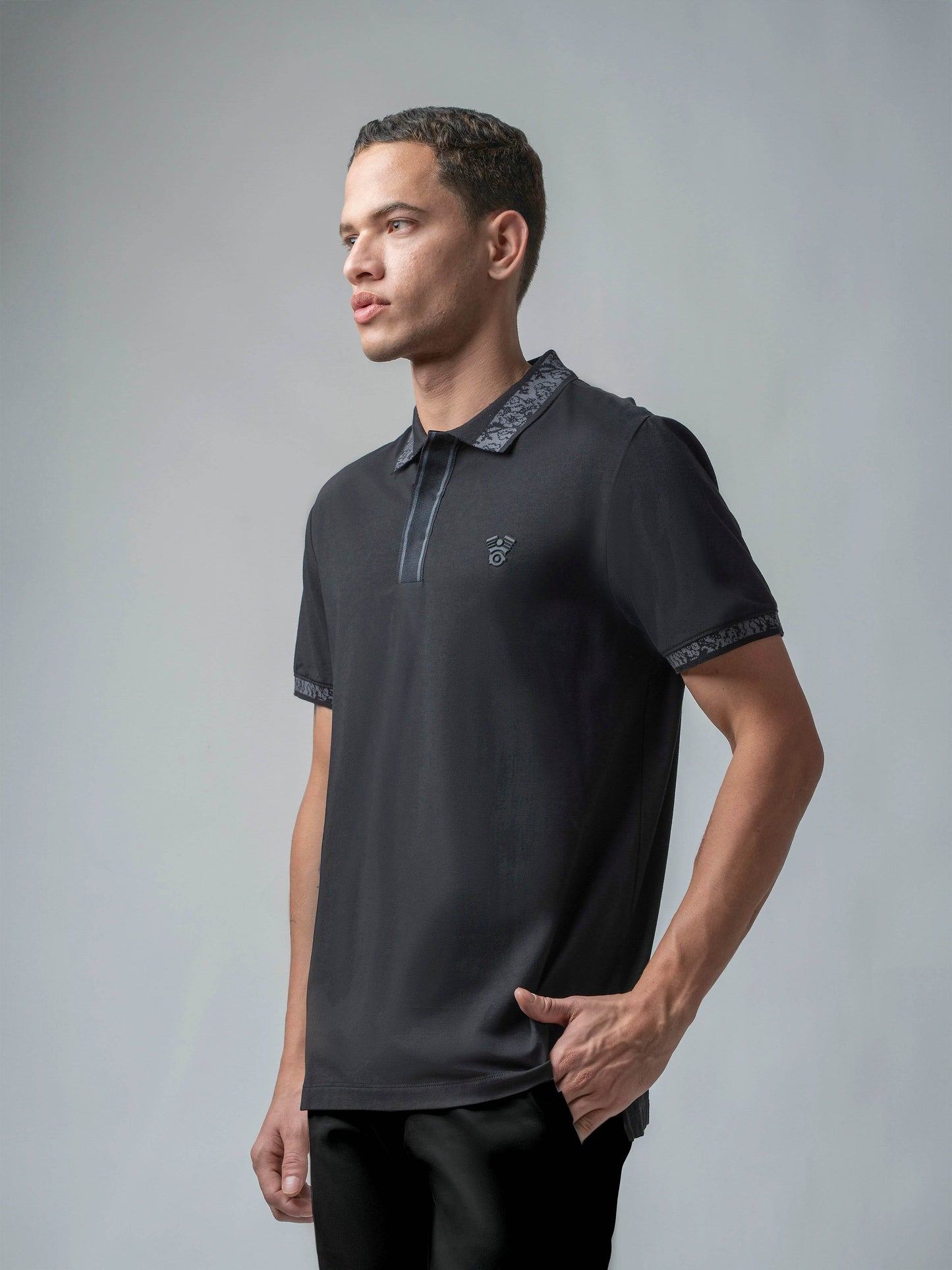 Jersène LuxeKnit with Jacquard Collar and HD Sticker Iconic Emblem Black Polo - ENGYNE