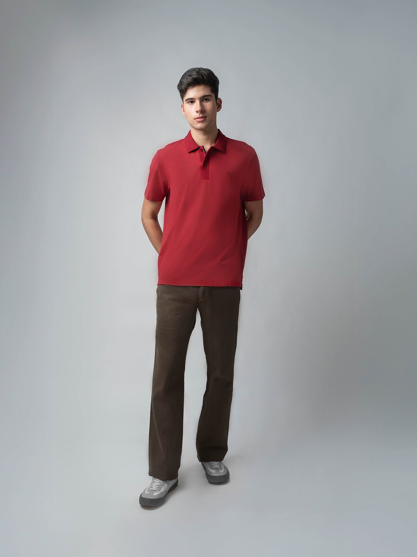 Jersène LuxeKnit with Textured Collar and HD Sticker Iconic Emblem Dark Red Polo - ENGYNE