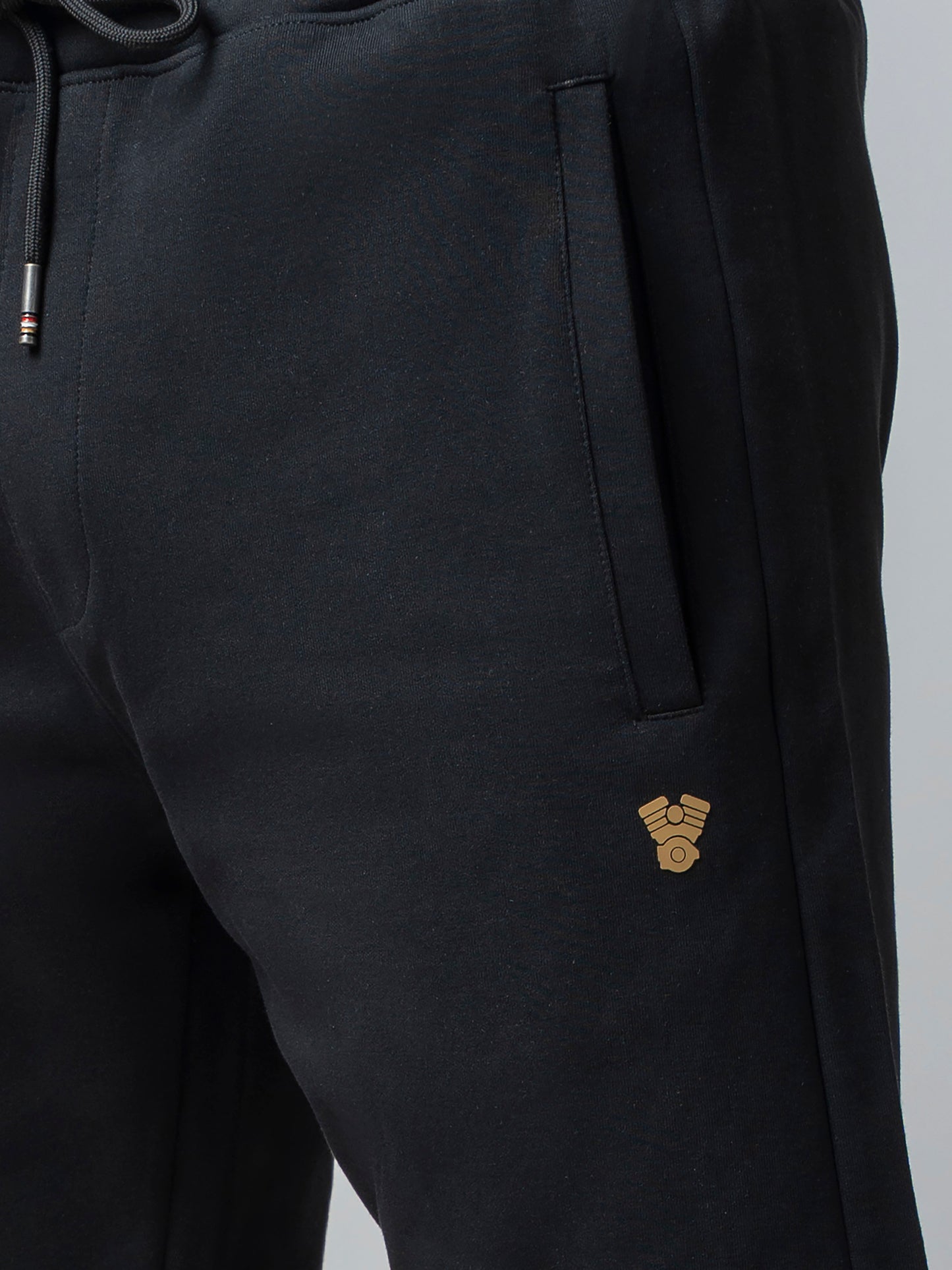 Engyne Black Short Men With Contrast Iconic Emblem Logo