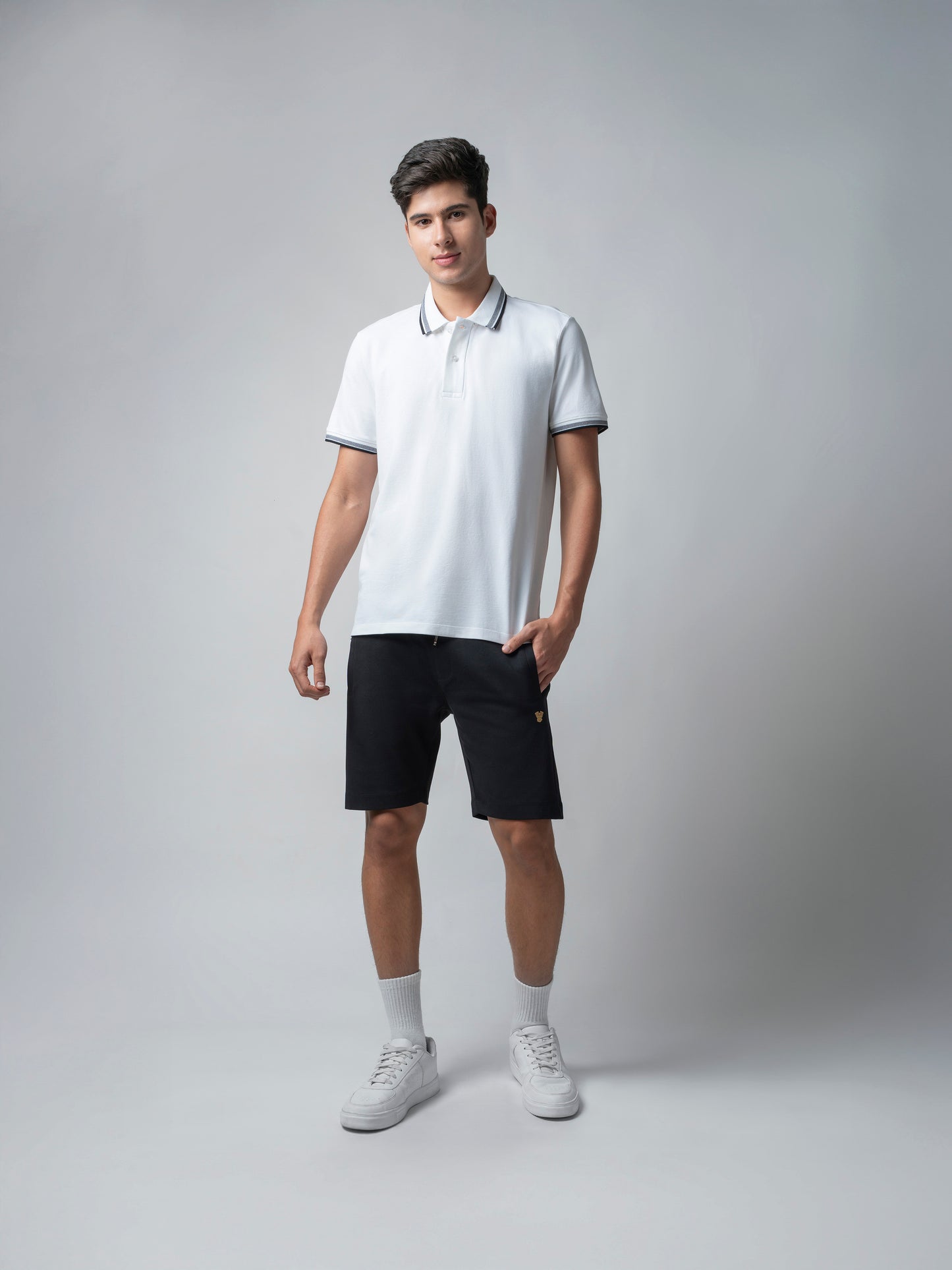 Engyne Black Short Men With Contrast Iconic Emblem Logo