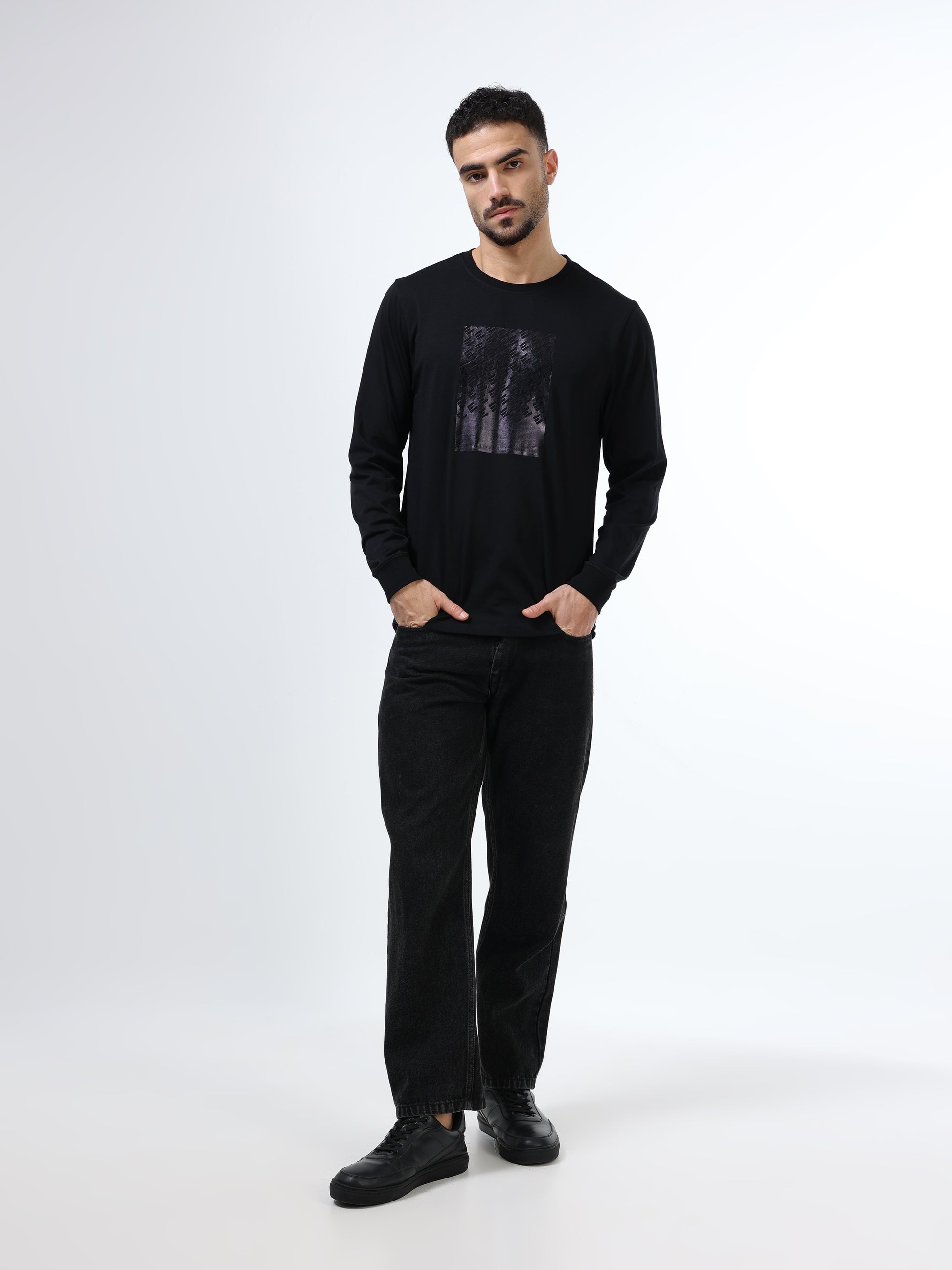 Men’s black tshirt