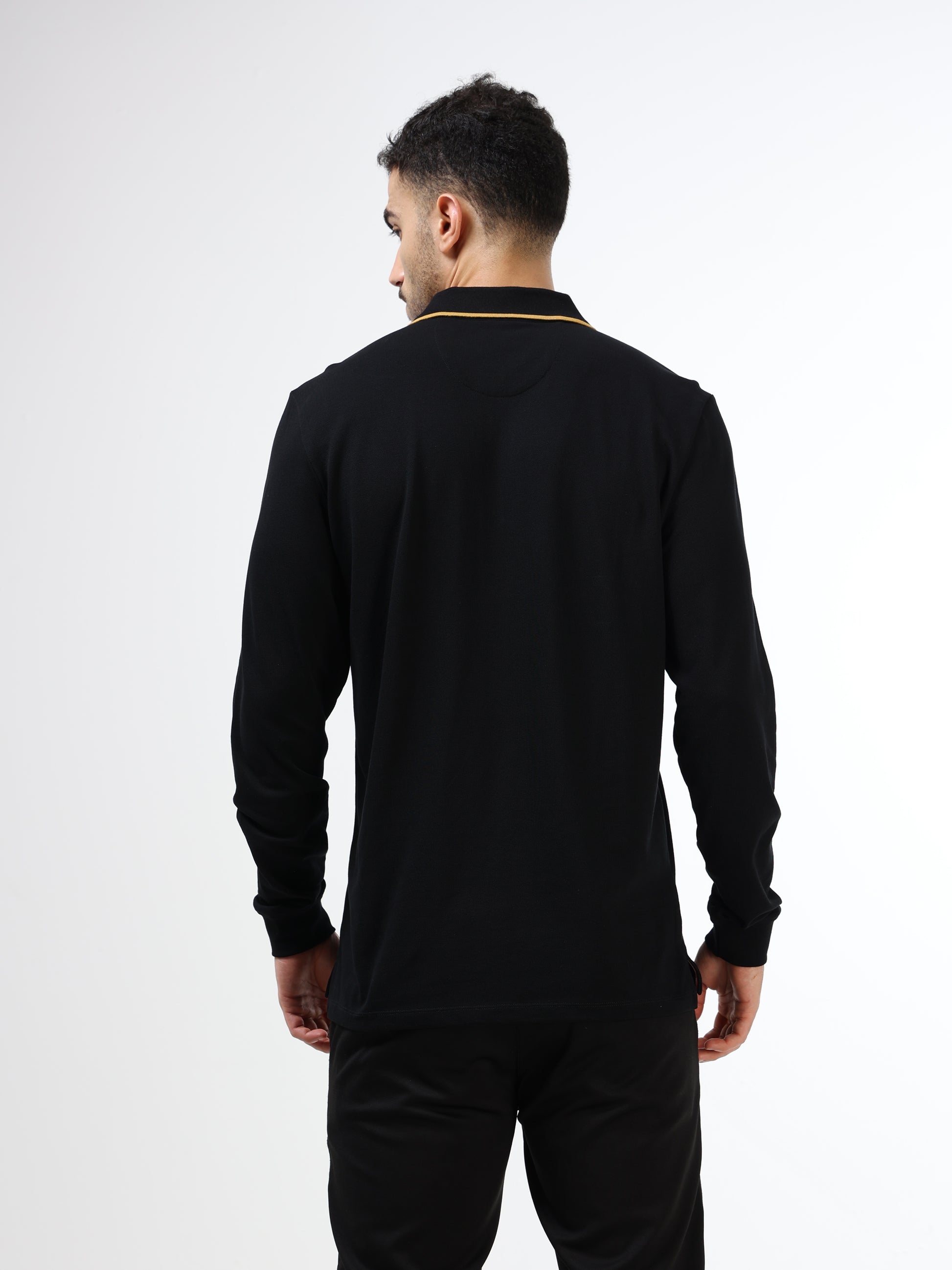 Men’s black polo t-shirt