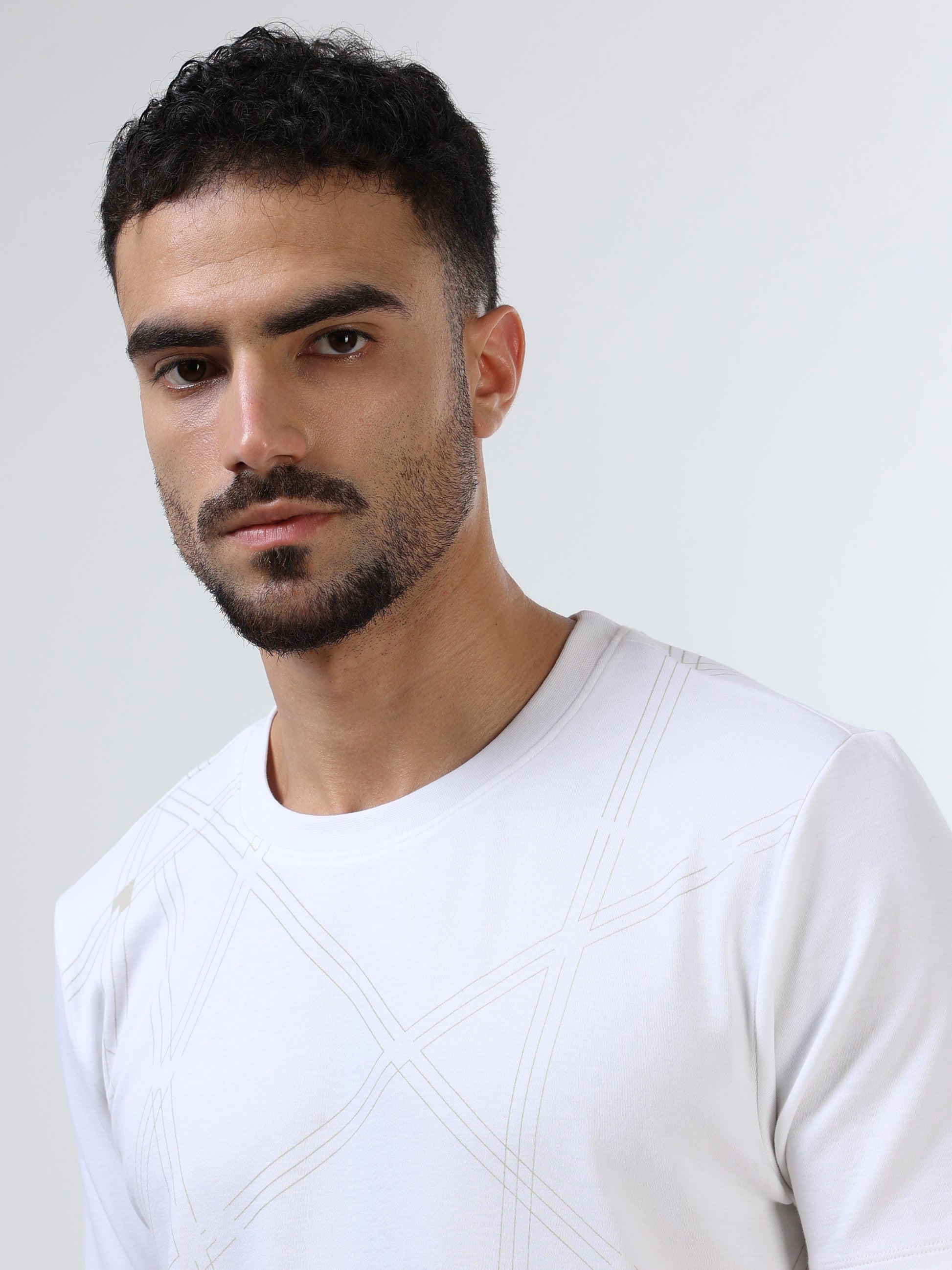 Men’s white t shirt