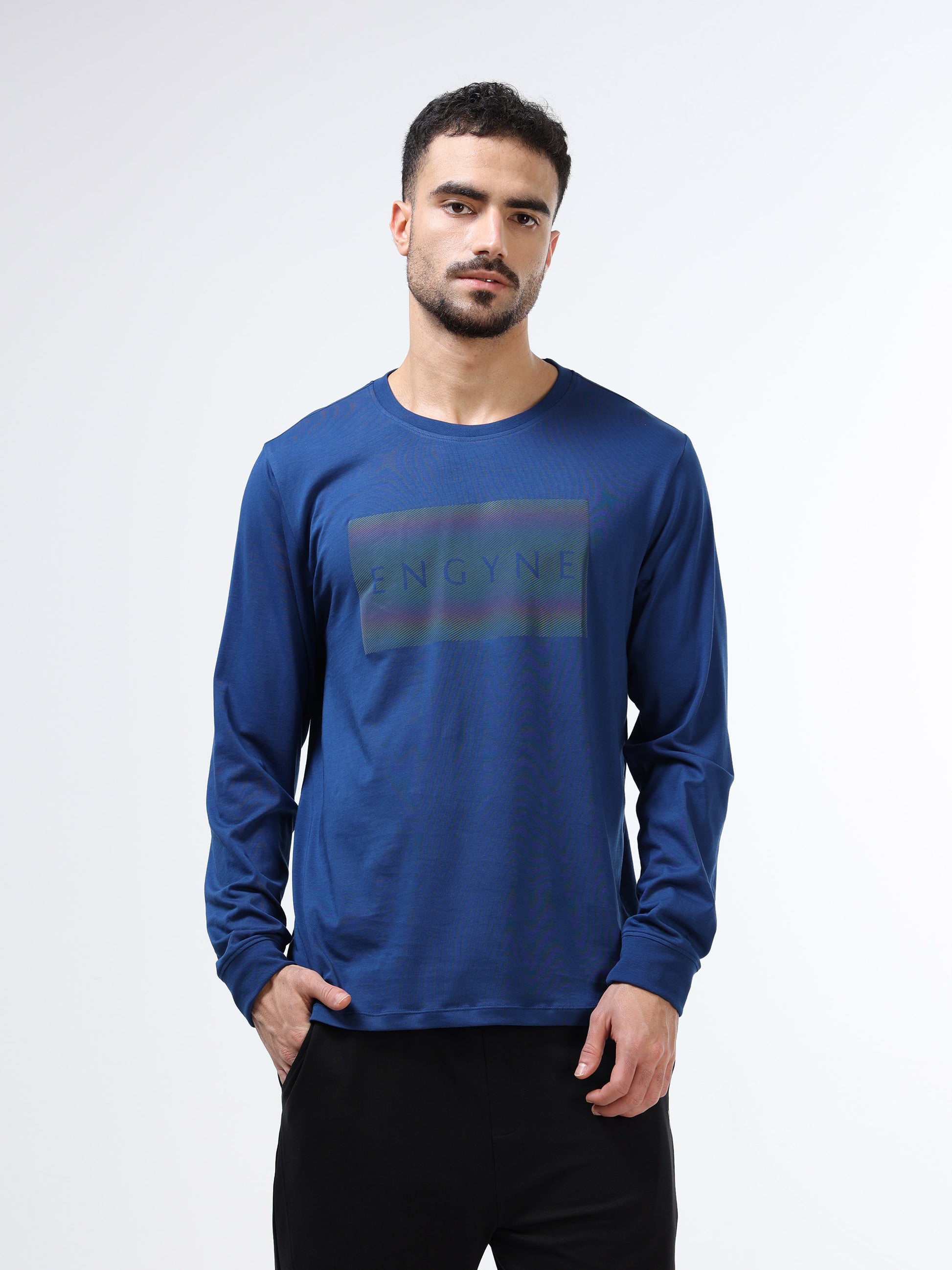Men’s dark blue t-shirt