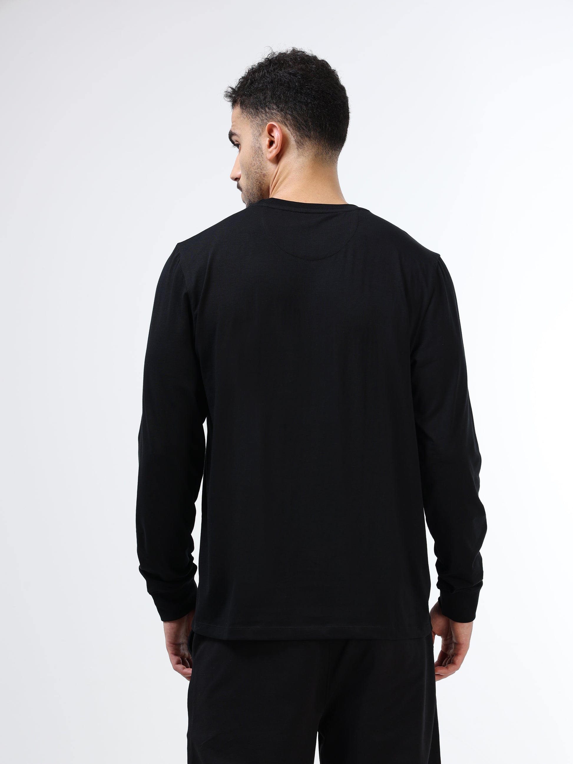 Men’s black tshirt