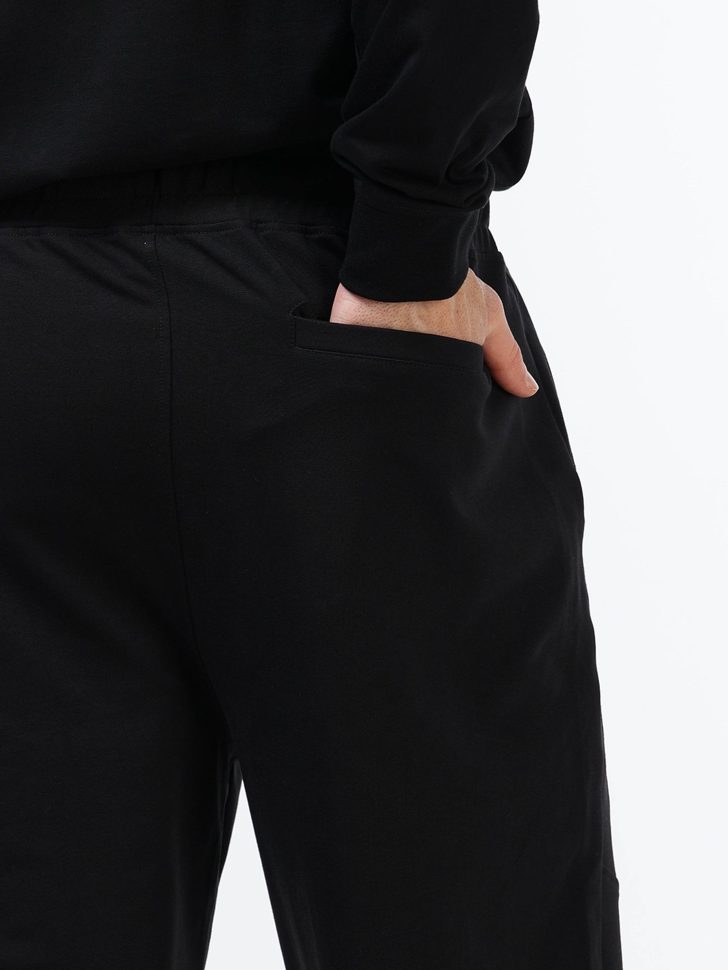 Engyne Iconic Emblem Tonal Jogger Black - ENGYNE