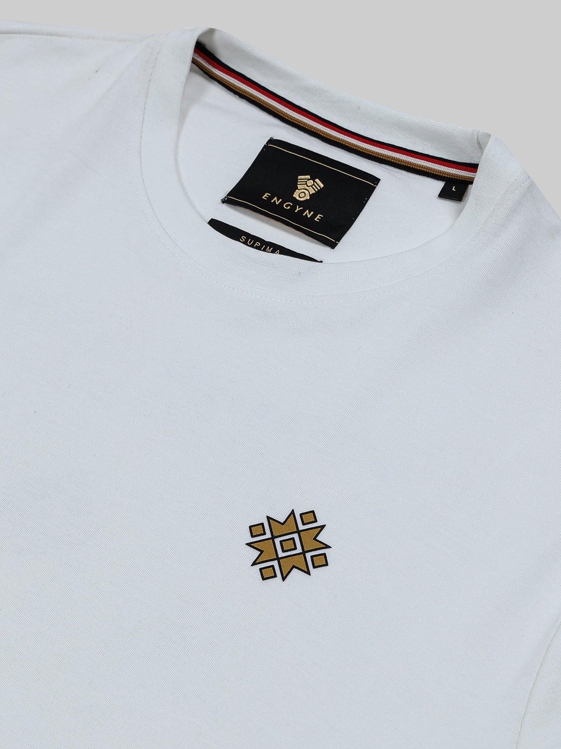 white t shirt