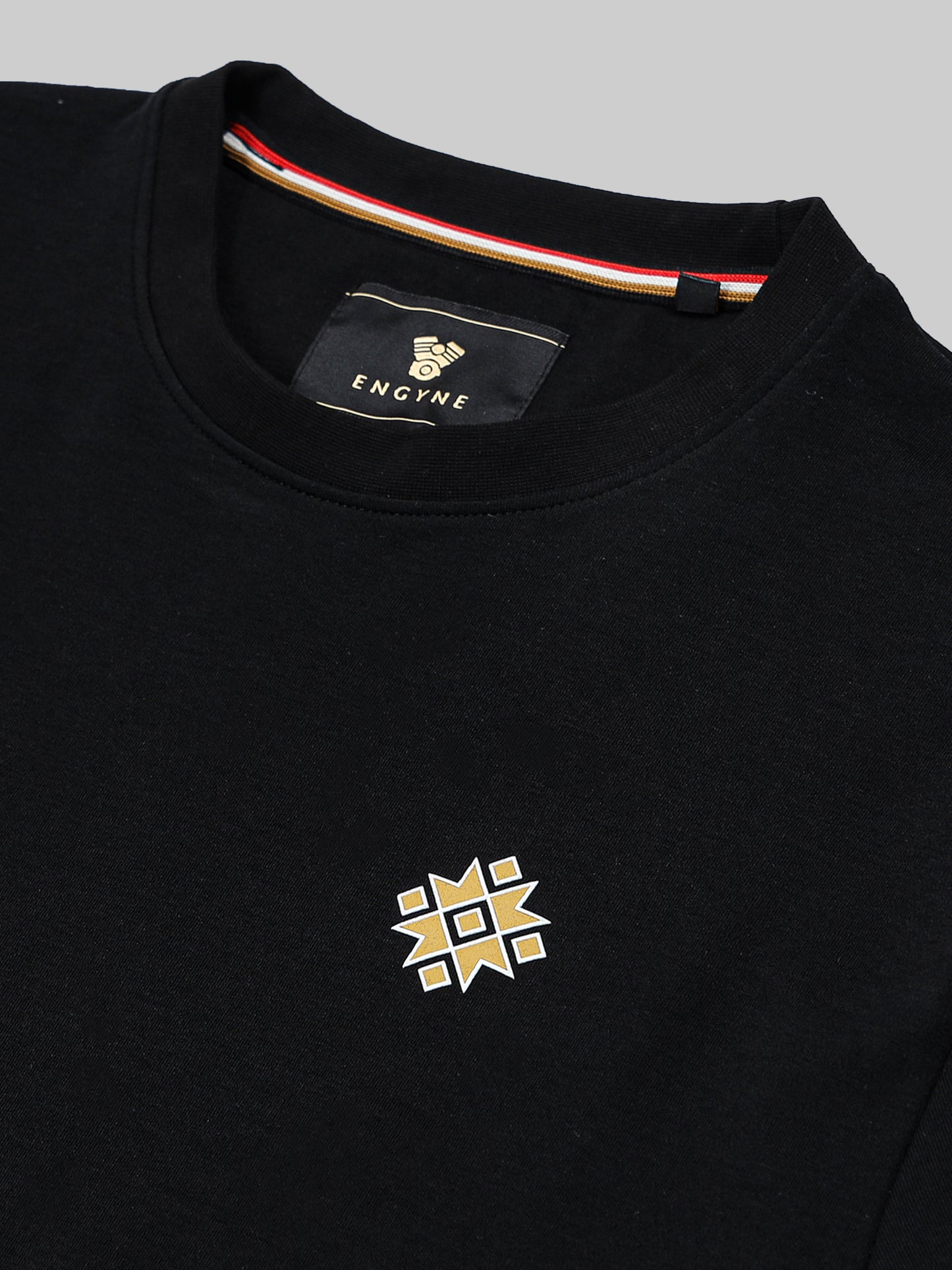  black t shirt