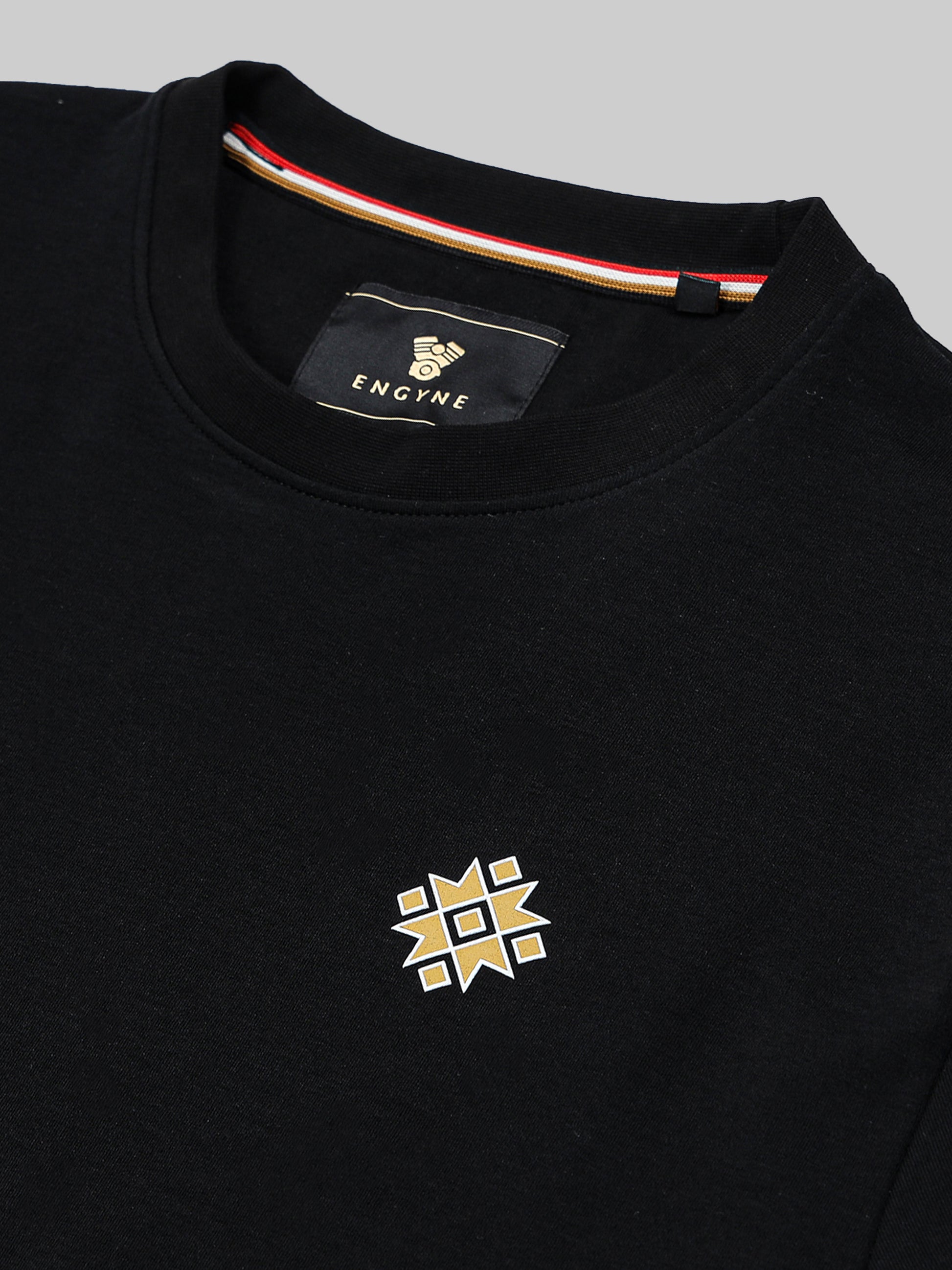  black t shirt