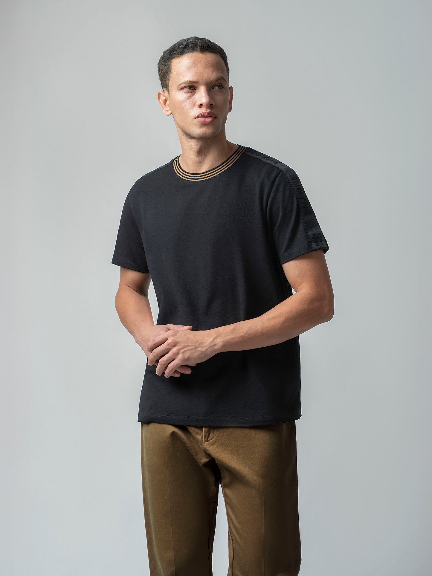 Rougen Cotton Lycra Woven Shoulder Tape Black Crew Neck T Shirt